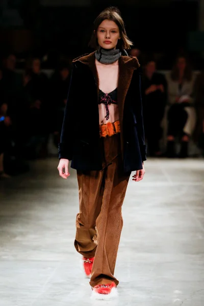 Look 1